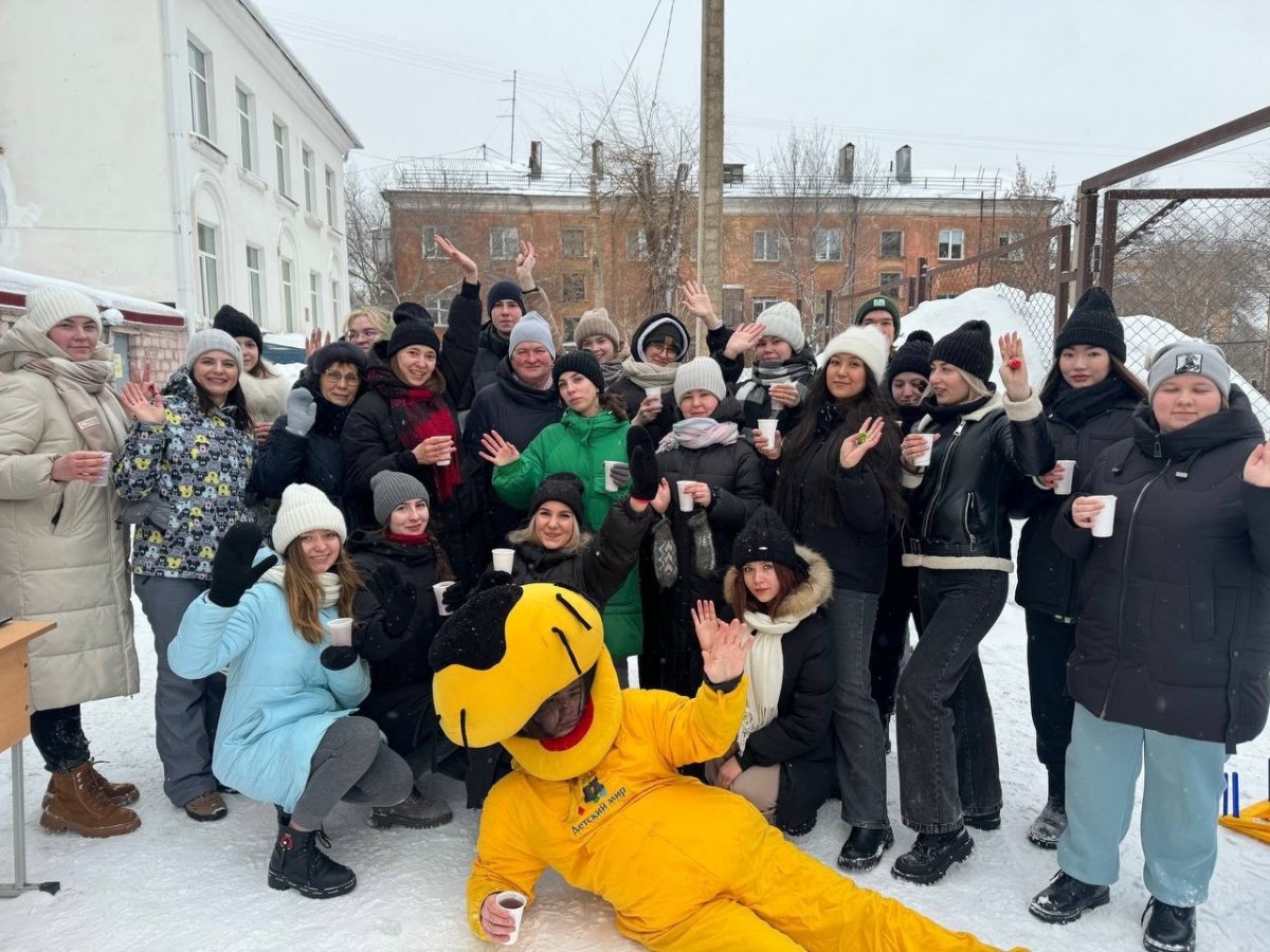 Сегодня группа Ф1-21 на занятии по физической культуре отпраздновали День зимних видов спорта