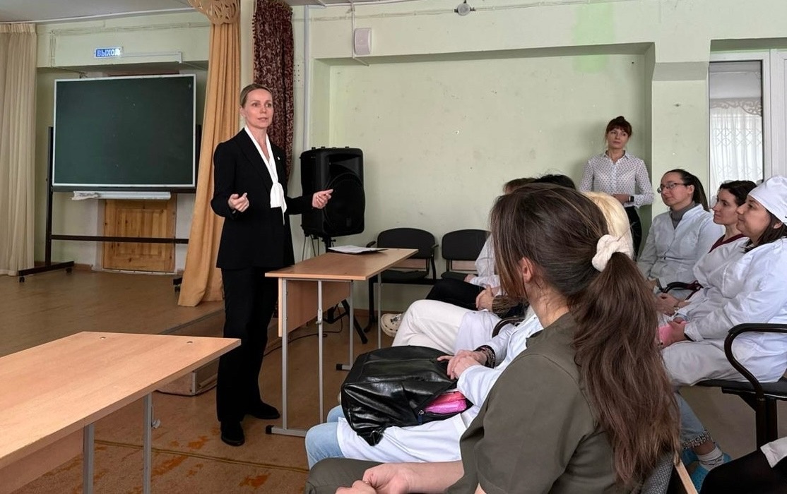 В преддверии Международного женского дня наш колледж посетила Новикова Светлана Валерьевна