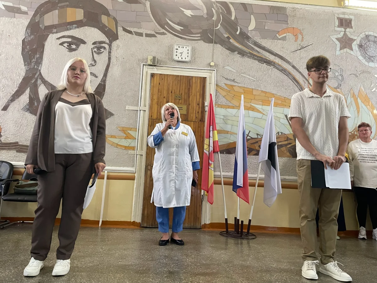 Торжественная линейка в День знаний прошла в Магнитогорском медицинском колледже
