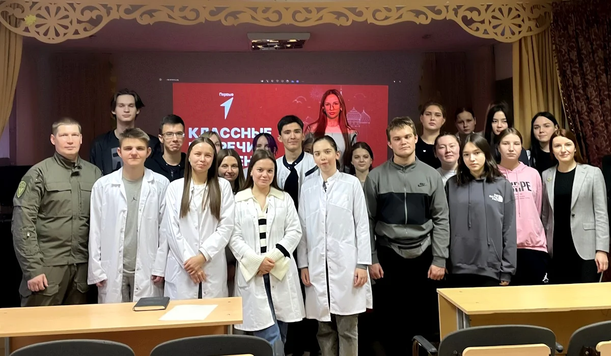 Живой урок профессионализма, чести и отваги: прошла «Классная встреча» с бойцом ОМОН Андреем Гуляковым