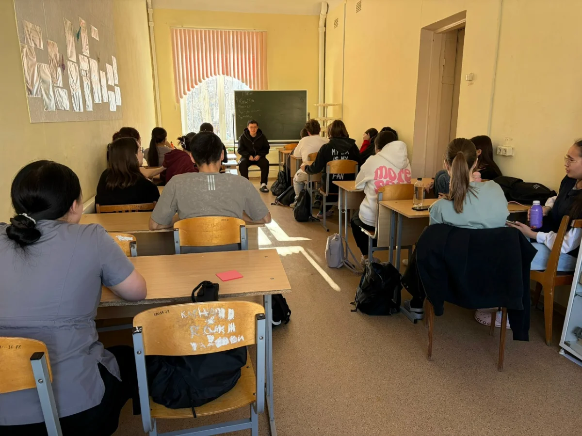 В преддверии Международного дня книгодарения в группе Ф 1-24 прошло мероприятие, посвященное этому молодому празднику
