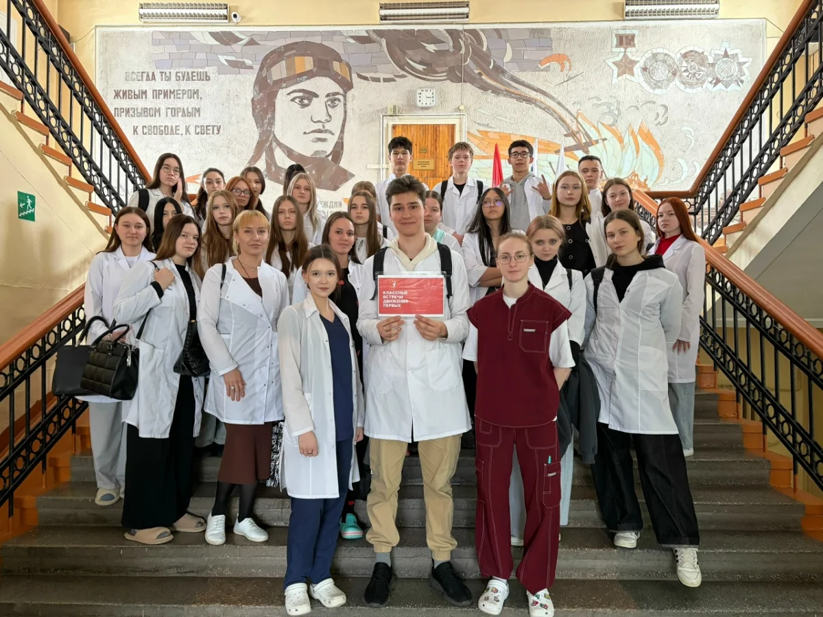«Первый — Первым»: Студент выпускной группы встретился со студентами-первокурсниками