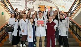 «Первый — Первым»: Студент выпускной группы встретился со студентами-первокурсниками